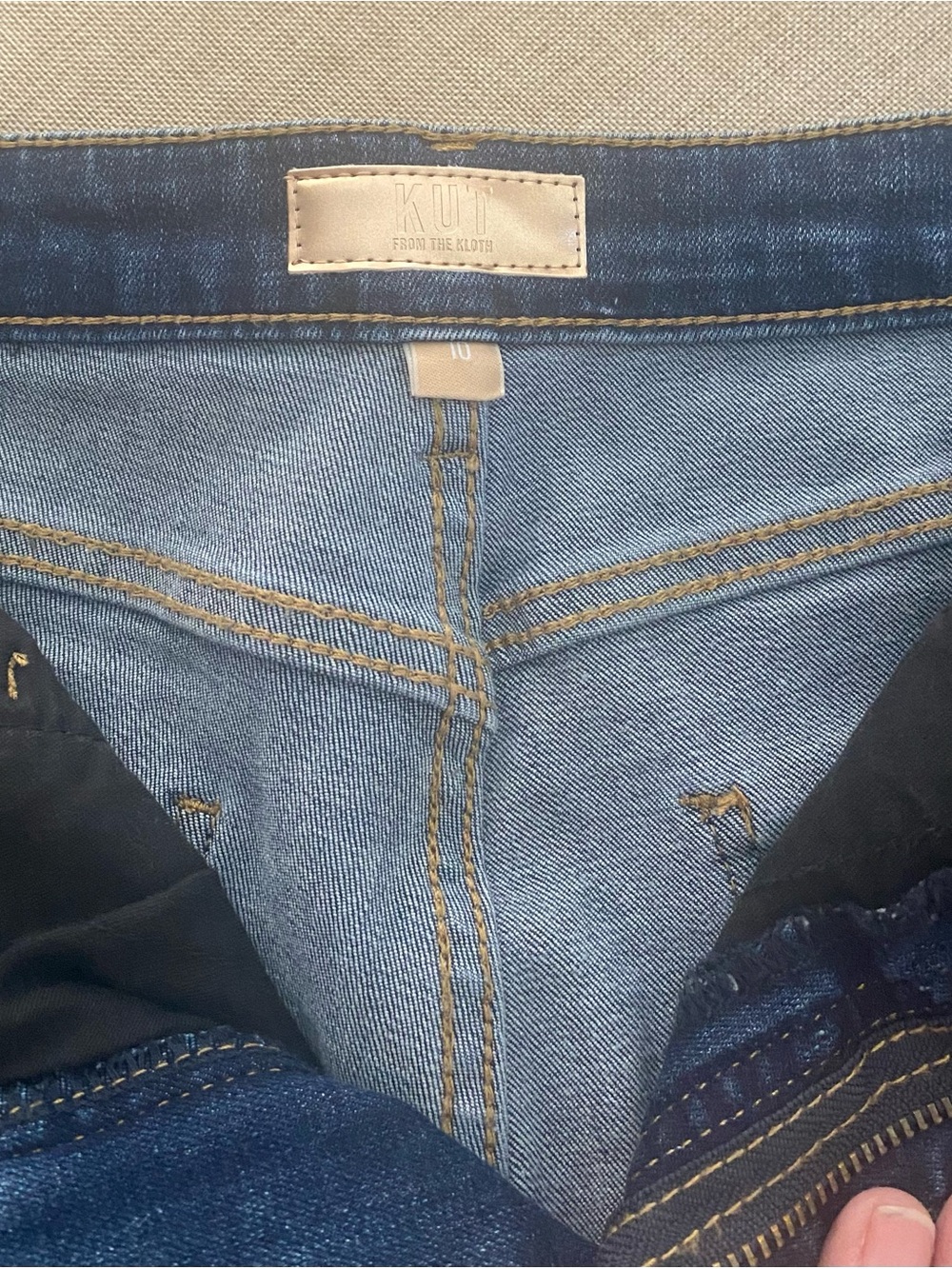Kut from the Kloth Elizabeth Straight leg high waisted Jeans. - Picture 3 of 4